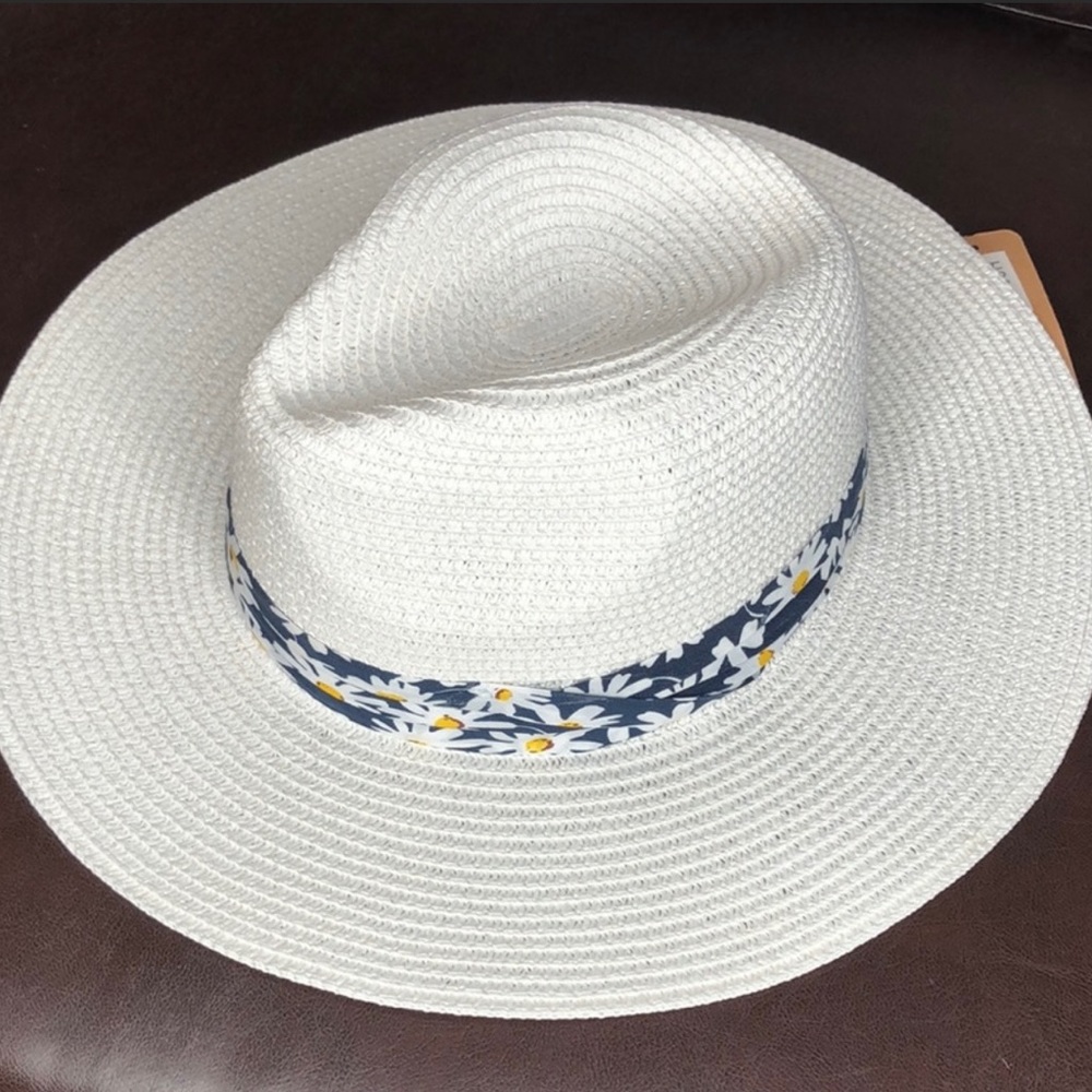 White daisy wrapped straw hat - Picture 3 of 4